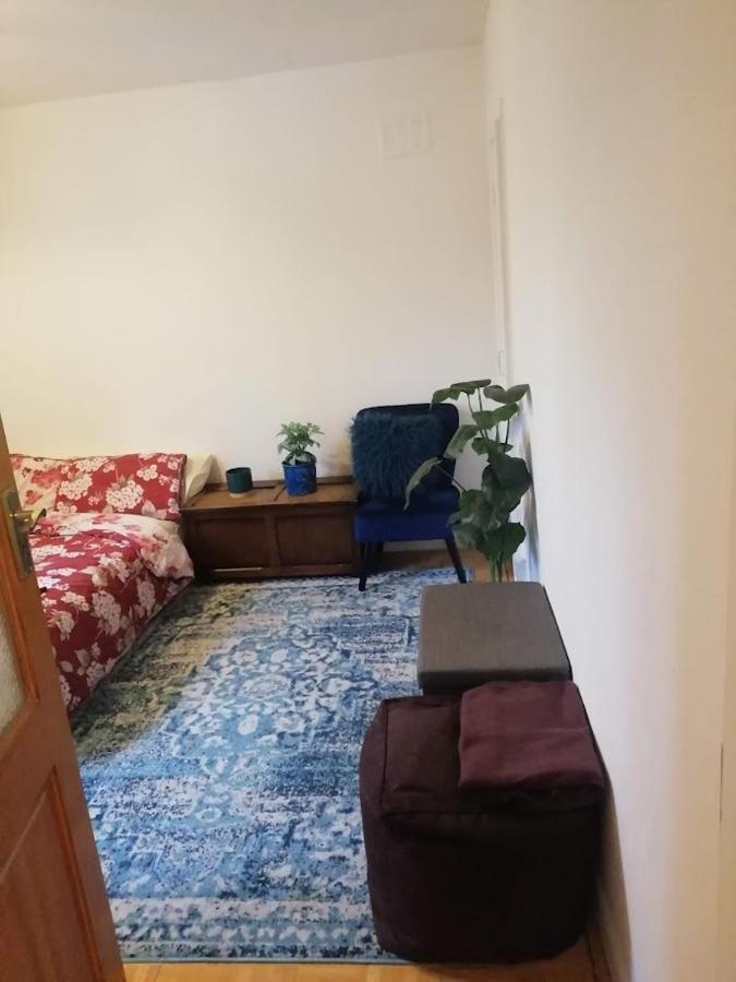 Single Bedroom In A Cozy Maisonette - 부쉬 외부 사진