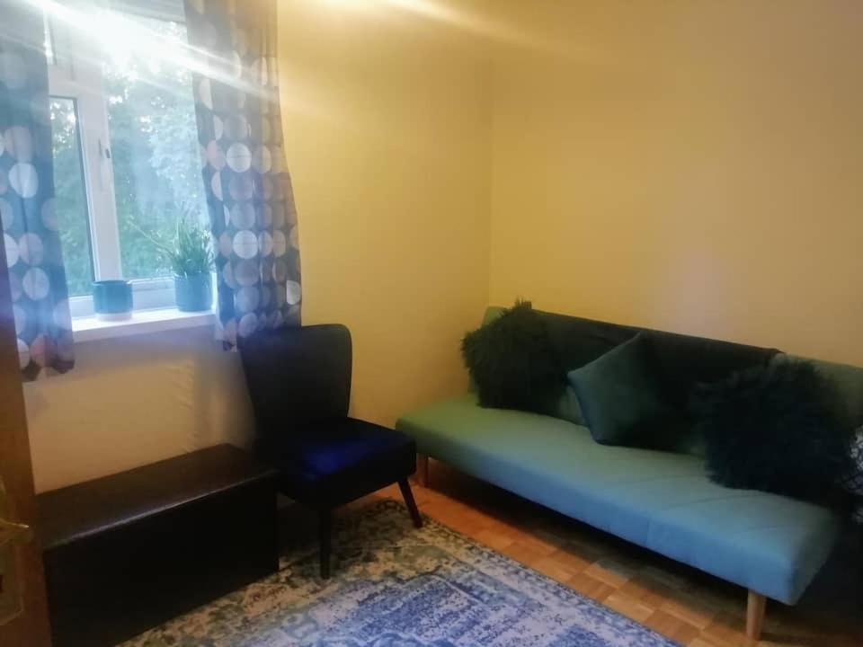 Single Bedroom In A Cozy Maisonette - 부쉬 외부 사진