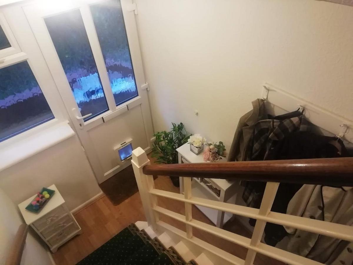 Single Bedroom In A Cozy Maisonette - 부쉬 외부 사진